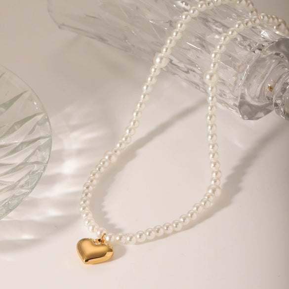 Wholesale Jewelry Stainless Steel Pearl Chain Love Pendant Necklace With Geometric Design And Electroplating