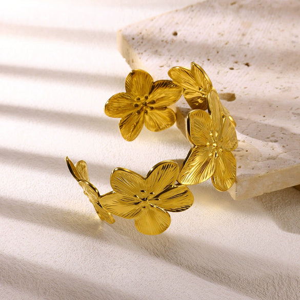 Wholesale Jewelry Stainless Steel Plants And Flowers Electroplating Small And Fresh Women's Hand Accessories And Earrings Set