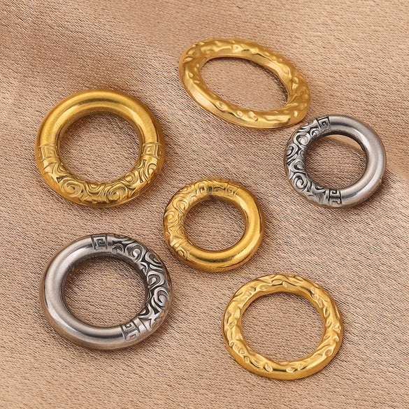 Wholesale Jewelry Stainless Steel Retro Round Ring With Eight Eyes Pattern And Titanium Steel Texture Electroplated Pendant For Earrings And Necklace