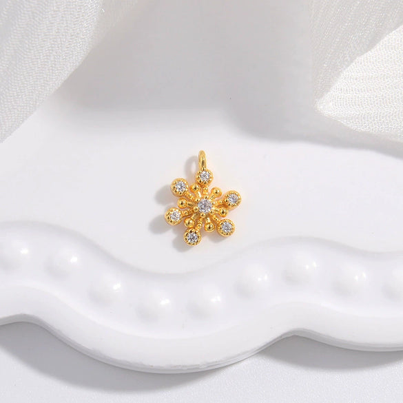 Wholesale Jewelry Sterling Silver 925 Zircon Inlaid Christmas Snowflake Flower Pistil Pendant Accessories For Women