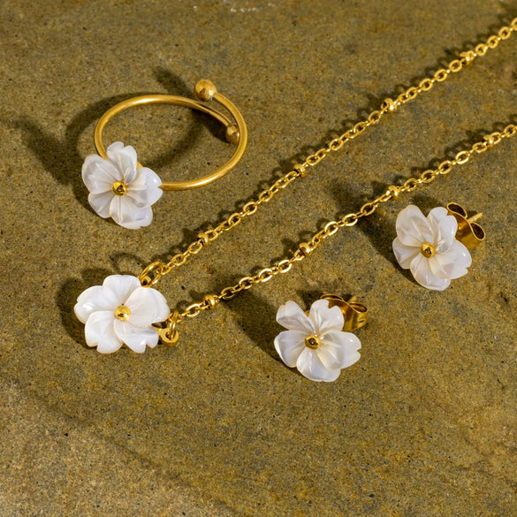 Wholesale Jewelry Sweet Style Shell Inlaid Stainless Steel Flower Shape Necklace Earrings Ring Set