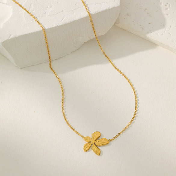 Wholesale Jewelry Titanium Steel Flower Electroplated O Shaped Chain Pendant Necklace For Women