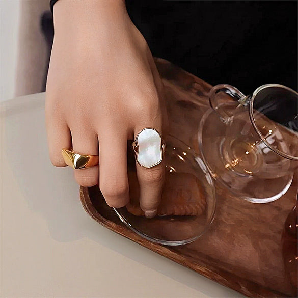 Wholesale Jewelry Titanium Steel Inlaid White Shell Geometric Ring For Women