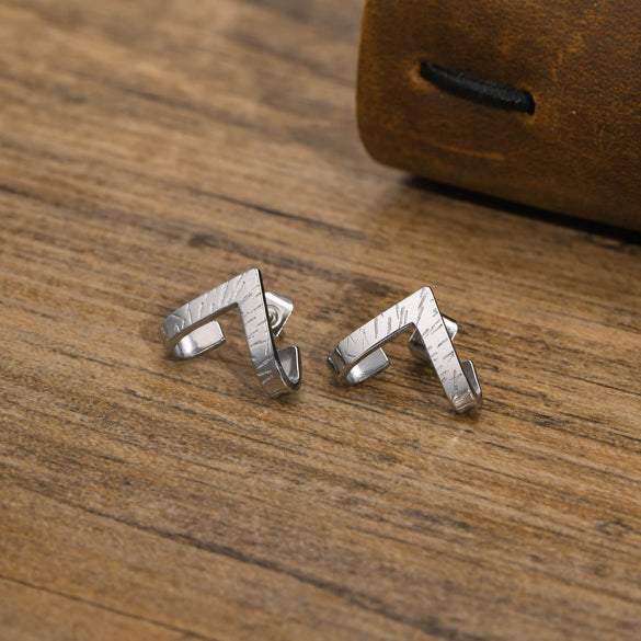 Wholesale Jewelry Titanium Steel Men's Geometric Vshaped Ear Studs Electroplated