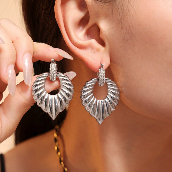 Wholesale Jewelry 316L Stainless Steel Rhinestone Roman Pattern Electroplated Necklace Earrings Suit