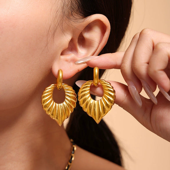Wholesale Jewelry 316L Stainless Steel Rhinestone Roman Pattern Electroplated Necklace Earrings Suit
