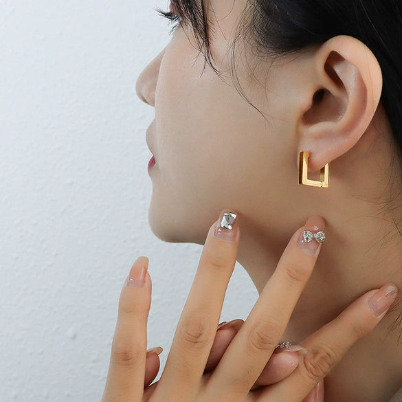 Wholesale Jewelry Titanium Steel Ushaped Geometric Simple Style 18K Gold Plated Earrings
