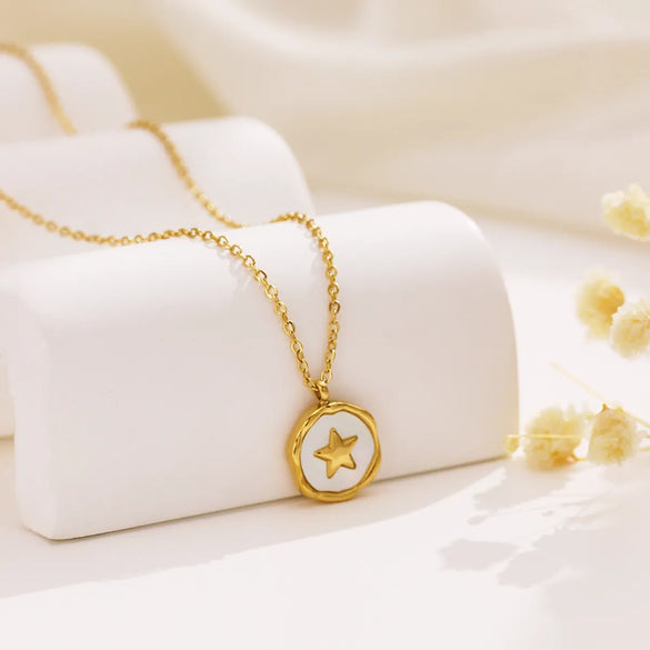 Wholesale Jewelry Vintage Style French Style Pentagram Round 304 Stainless Steel Shell 18K Gold Plated Inlay Pendant Necklace