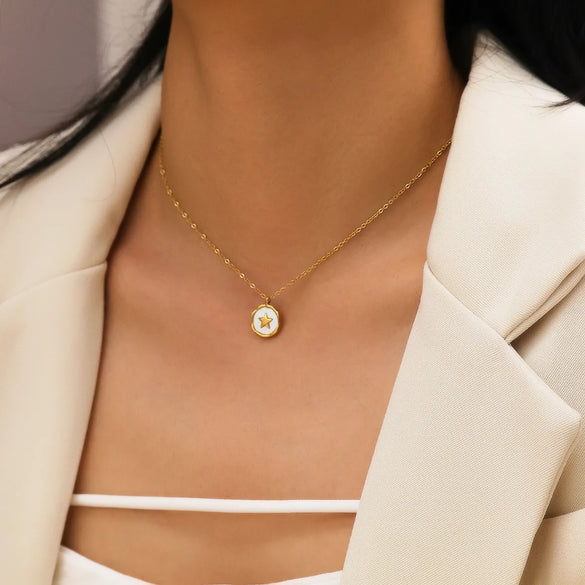 Wholesale Jewelry Vintage Style French Style Pentagram Round 304 Stainless Steel Shell 18K Gold Plated Inlay Pendant Necklace