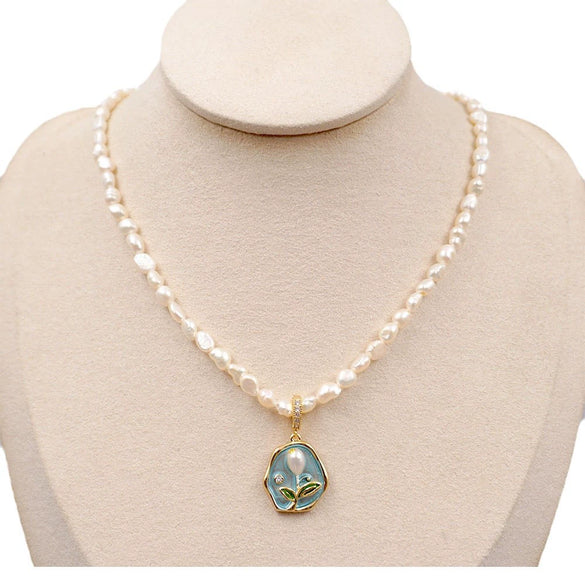 Wholesale Jewelry Vintage Style Geometric Flower Alloy Pendant Necklace Inlaid With Freshwater Pearls And Cross Chain