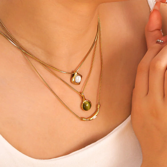 Wholesale Jewelry Vintage Style Simple Style Classic Style Round Heart Shape 304 Stainless Steel Gem Pearl Shell 18K Gold Plated Inlay Necklace