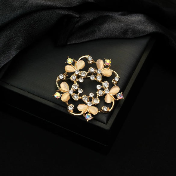 Wholesale Jewelry Zinc Alloy Flower Shaped Brooch For Women Electroplated