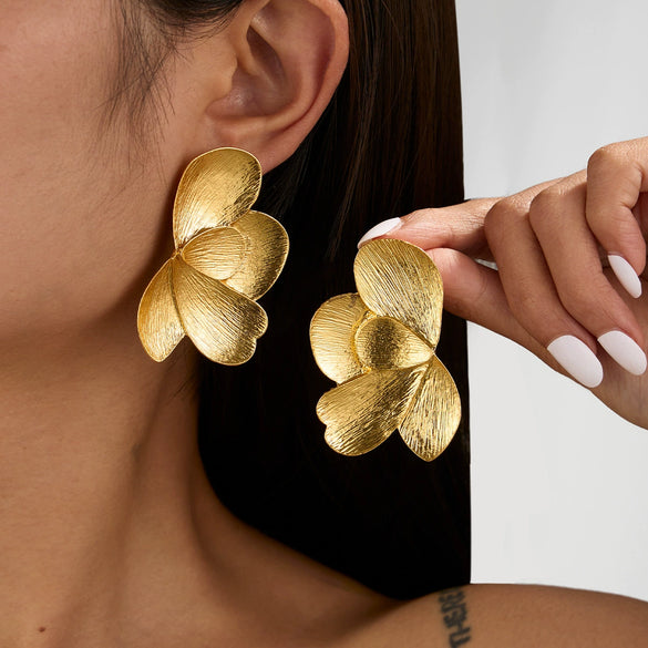 Wholesale Jewelry Zinc Alloy Geometric Metal Leaf Earrings With Electroplating And Ins Style