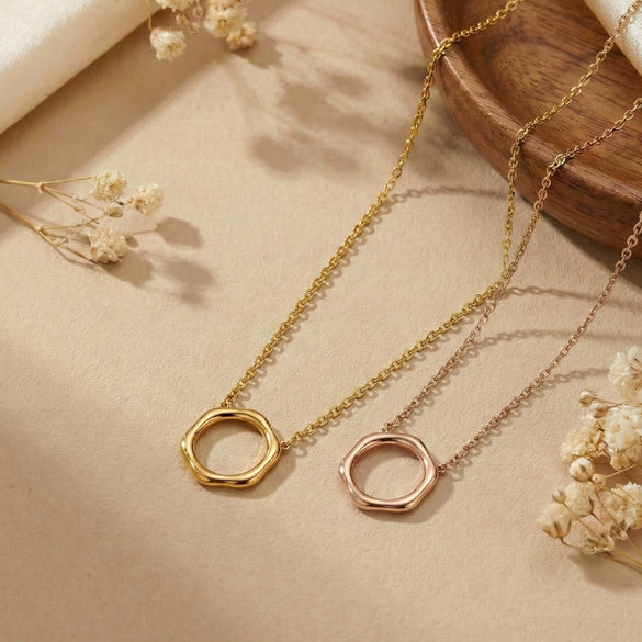Wholesale 18K Gold Geometric Circle Pendant Electroplated Clavicle Chain For Women And Couples