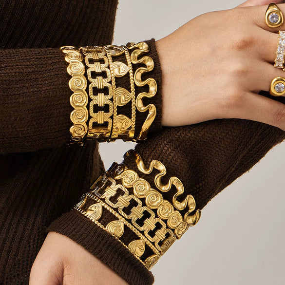 Wholesale 18K Goldplated Geometric Spiral Pattern Stainless Steel Bracelet For Women