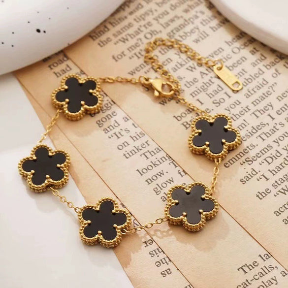 Wholesale 18K Goldplated Stainless Steel Minimalist Leaf Pattern Clover Bracelet For Women