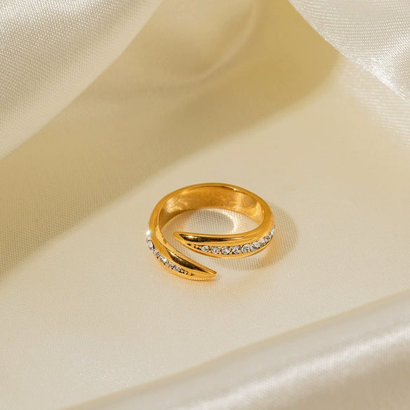 Wholesale Ladies' Advanced Design Opening Ring With 18K Gold Inlaid White Diamond Stainless Steel Geometric Pattern Electroplating Treatment
