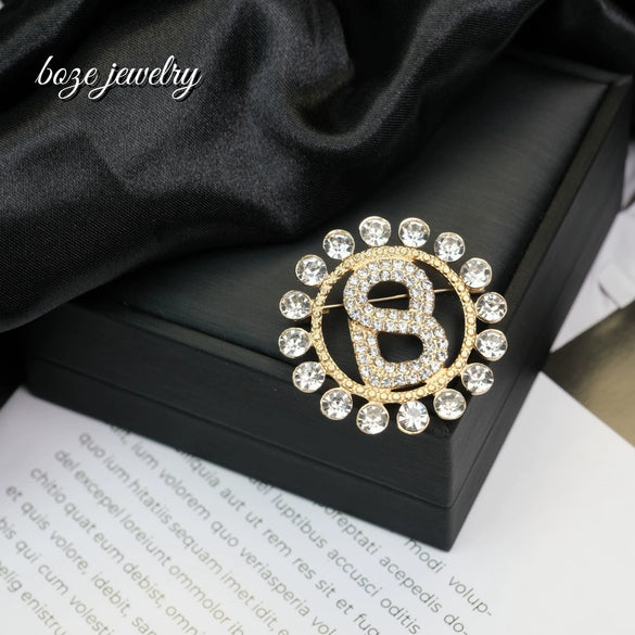 Wholesale Ladies Alloy Geometric Anti Light Collar Pins Corsage Accessories Electroplated Brooch