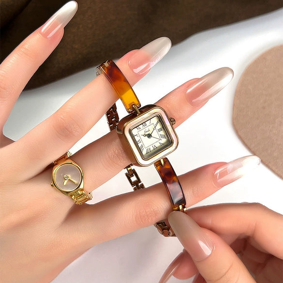 Wholesale Ladies Bracelet Watch Retro Style Alloy Square Quartz Watch