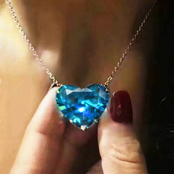 Wholesale Ladies Elegant Heartshaped Copper Love Necklace With Mixed Gem Inlay And Single Zircon