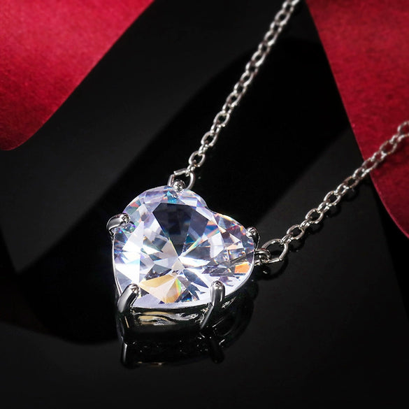Wholesale Ladies Elegant Heartshaped Copper Love Necklace With Mixed Gem Inlay And Single Zircon
