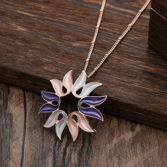 Wholesale Ladies Enamel Geometric Starfish Zinc Alloy Necklace With Paint Oil Processing And Irregular Flower Design