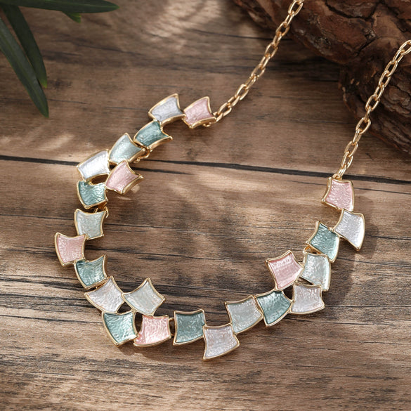 Wholesale Ladies Enamel Geometric Starfish Zinc Alloy Necklace With Paint Oil Processing And Irregular Flower Design