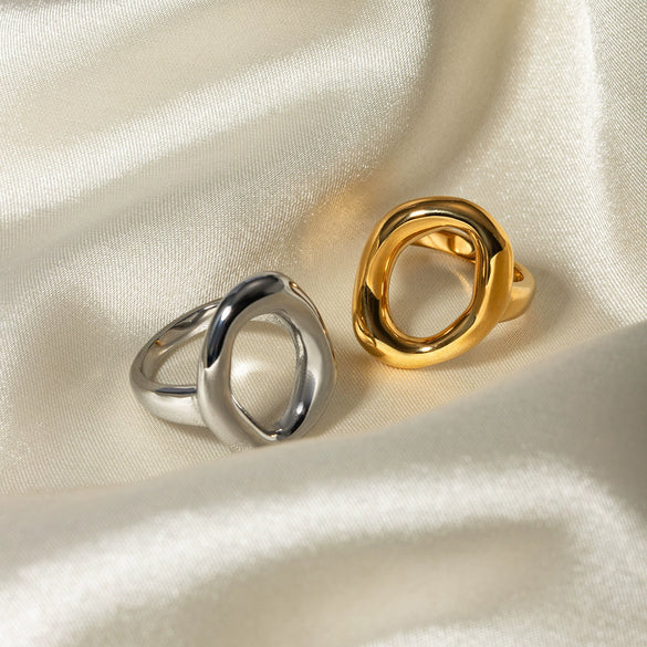 Wholesale Ladies Fashion Jewelry Stainless Steel Oval Hollow Closed Ring With Geometric Wave Style And Electroplating Treatment