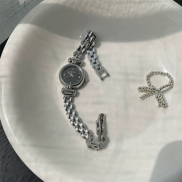 Wholesale Ladies Fashion Round Quartz Watch With Alloy Case And Strap