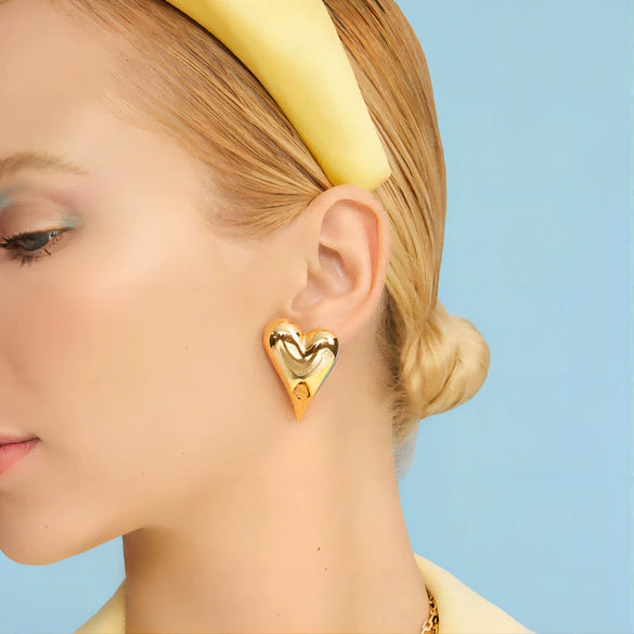 Wholesale Ladies Fashion Titanium Steel Heart Shaped Electroplated Love Earrings