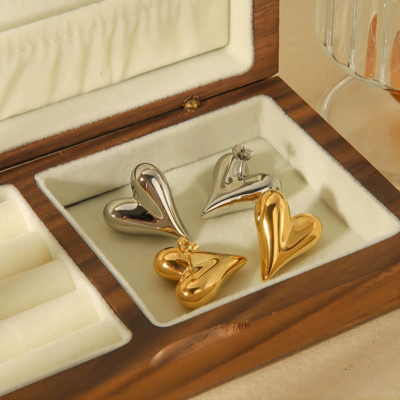 Wholesale Ladies Fashion Titanium Steel Heart Shaped Electroplated Love Earrings