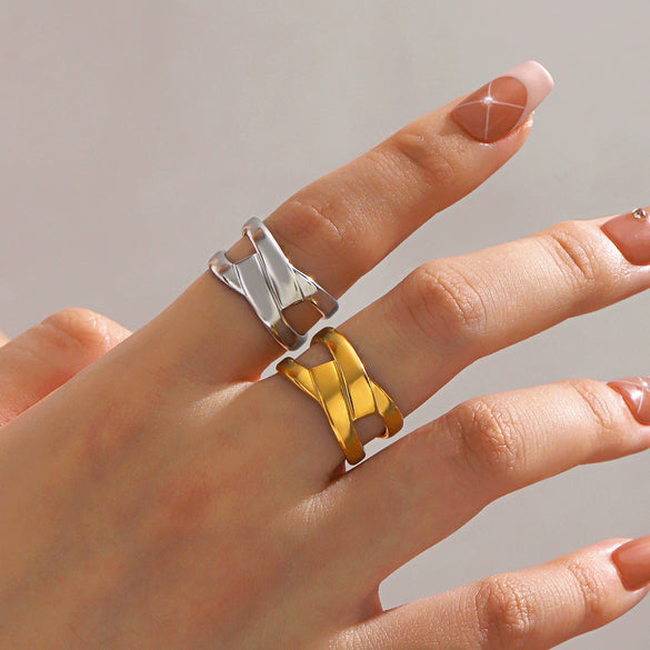 Wholesale Ladies Geometric Cross Stainless Steel Ring With Electroplating