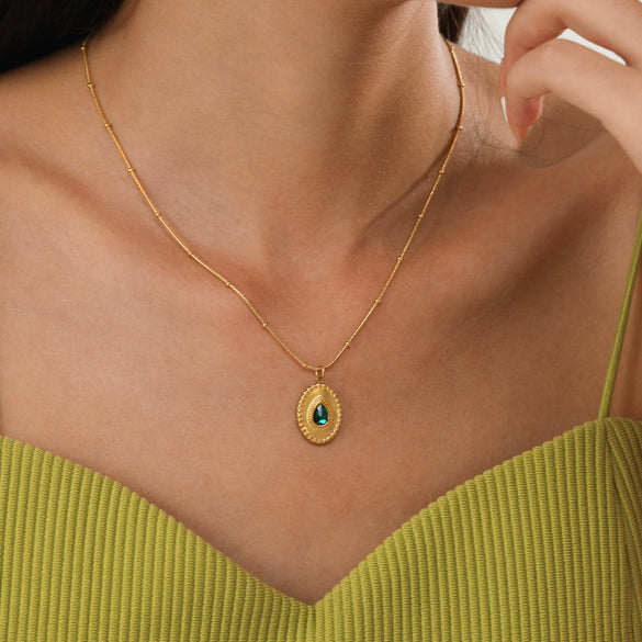 Wholesale Ladies Geometric Oval Pendant Necklace Made Of Stainless Steel And Titanium Steel With Electroplating Design
