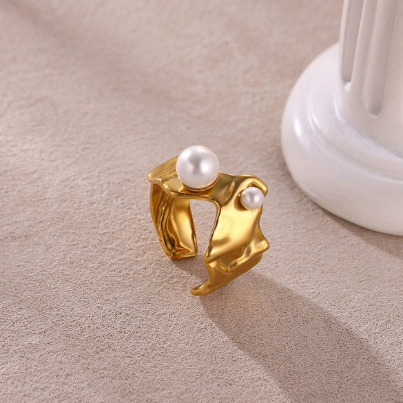 Wholesale Ladies Jewelry Light Luxury Style Inlaid With Gold Heart Shape Geometric Asymmetrical Gold Plated Copper Ring