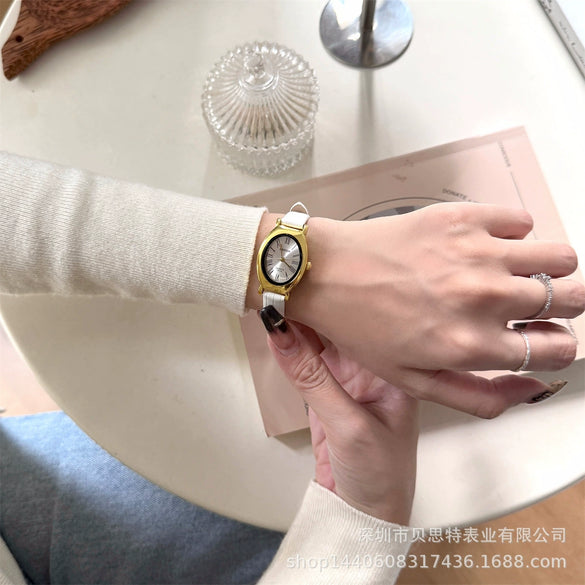 Wholesale Ladies Medieval Style Oval Dial Alloy Case Watch