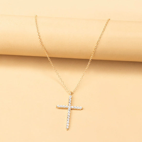 Wholesale Ladies Retro Virgin Mary Cross Pendant Necklace With Alloy Material And Electroplating Treatment In Geometric Style