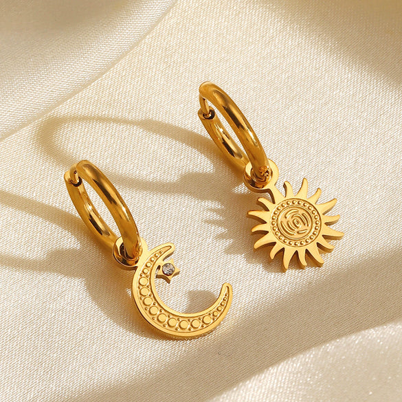 Wholesale Ladies Stainless Steel And Rhinestones Geometric Simple Asymmetric Moon Sun Electroplated Earrings
