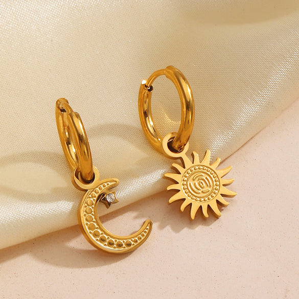 Wholesale Ladies Stainless Steel And Rhinestones Geometric Simple Asymmetric Moon Sun Electroplated Earrings