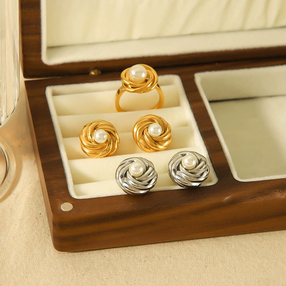 Wholesale Ladies Stainless Steel Flower Pearl Earrings Light Luxury Highend Sense