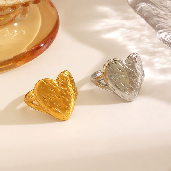 Wholesale Ladies Stainless Steel Geometric Heart Ring 18K Gold Plated