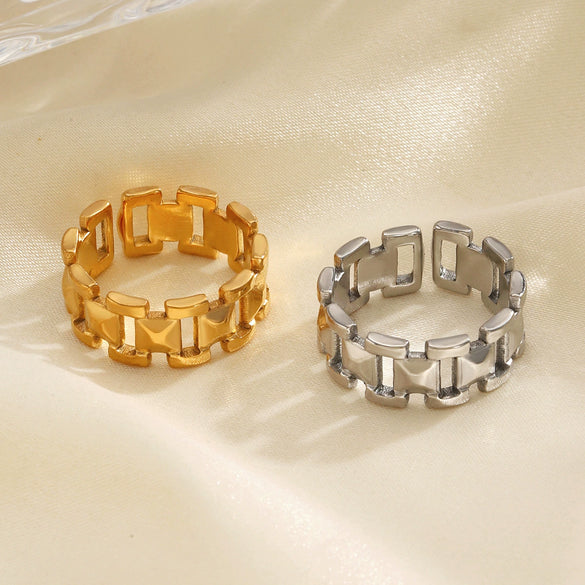 Wholesale Ladies Stainless Steel Geometric Style Ring With 18K Gold Plated Electroplating Treatment