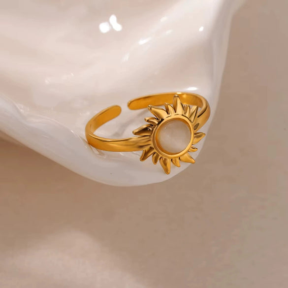 Wholesale Ladies Stainless Steel Heart Shape Electroplated Lip Ring And Conch Ring With Personality Design