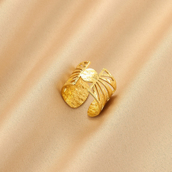 Wholesale Ladies Stainless Steel Heart Shaped Geometric Wide Open Ring Gold Plated