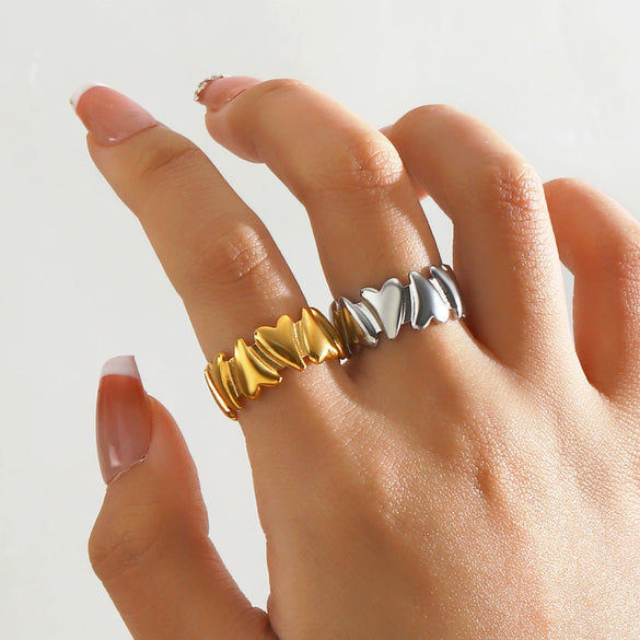Wholesale Ladies Stainless Steel Heart Shaped Love Ring With Electroplating And Geometric Wave Pattern