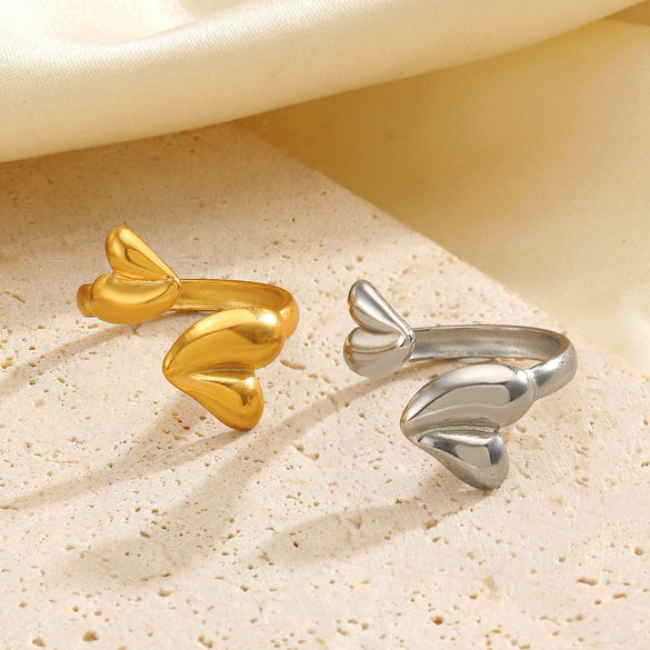Wholesale Ladies Stainless Steel Heart Shaped Ring With 18K Gold Plated Electroplating Treatment