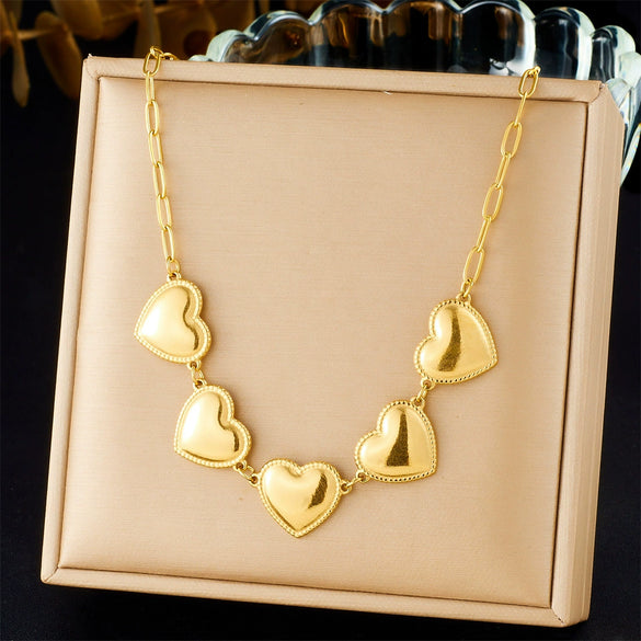 Wholesale Ladies Stainless Steel Heartshaped Pendant Necklace With Electroplating Process And Vintage Design