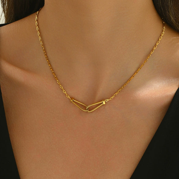Wholesale Ladies Stainless Steel 18K Electroplated Snake Bone Chain Jewelry Set With Personality Geometric Design Including Bracelet Necklace And Earrings
