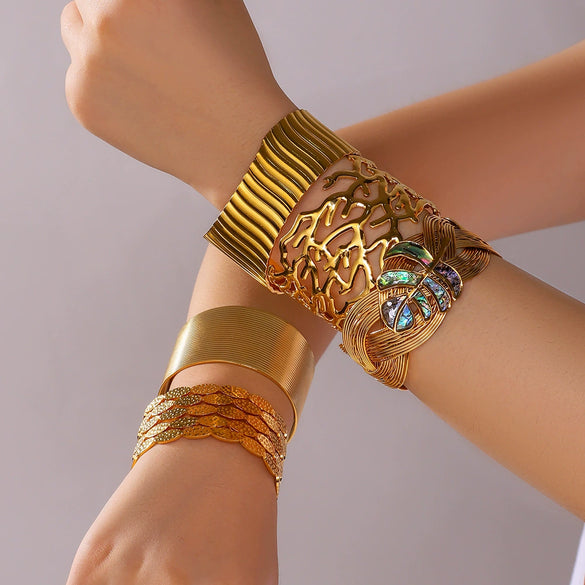 Wholesale Ladies Stainless Steel 18K Gold Plated Exaggerated Opening Bracelet With Leaves Design 18K Furnace Vacuum Plating