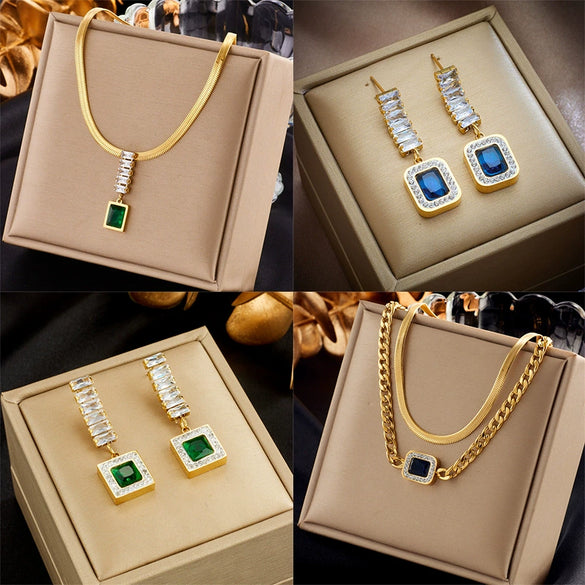 Wholesale Ladies Stainless Steel Snake Bone Chain Diamond Box Pendant Jewelry With Electroplating Treatment