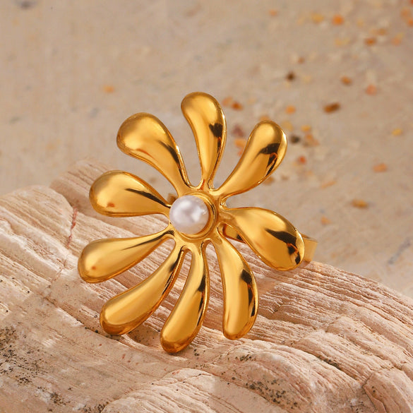 Wholesale Lady's Simple Style Flower Ring Stainless Steel Pearl Electroplated Retro Inlaid